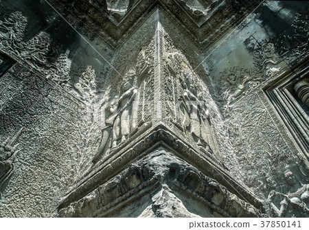 Details of decoration in ancient Angkor Wat 37850141