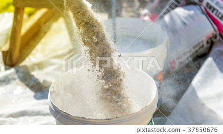 Mixing of a plaster 37850676