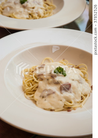 Spaghetti Cabonara Spaghetti Cabonara 37852526