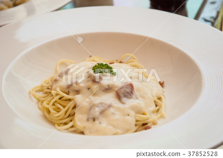 Spaghetti Cabonara 37852528