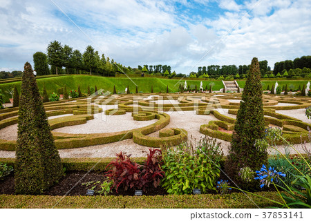 Baroque Garden near Frederiksborg Castle Baroque Garden near Frederiksborg Castle 37853141