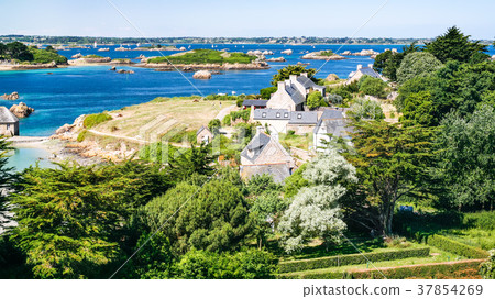 above view country houses on ocean coast in Brehat above view country houses on ocean coast in Brehat 37854269