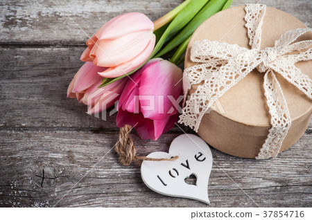 Pink tulip flower, gift box Pink tulip flower, gift box 37854716