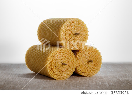 candles made of natural wax candles made of natural wax 37855058