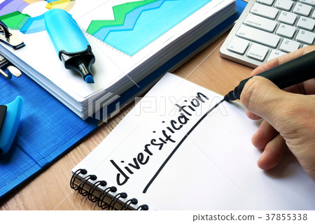 Handwriting sign diversification in a note. 37855338