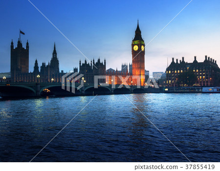 Big Ben and Westminster at sunset, London, UK 37855419