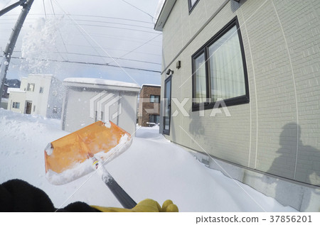 Snow removal work (POV) 37856201