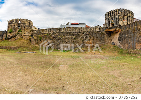 Old Fort (Zanzibar, Stone Town) 37857252