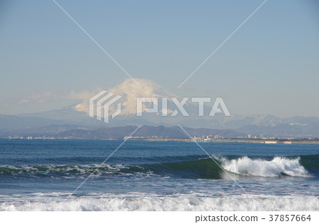 來自Katase海岸的富士山 37857664