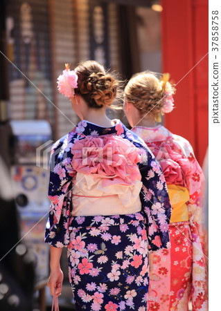 淺草淺草寺和服在外國遊客 37858758