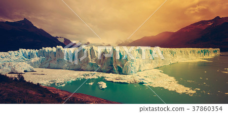 Perito Moreno Glacier Perito Moreno Glacier 37860354