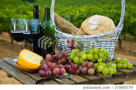 Red wine with basket Red wine with basket 37860579