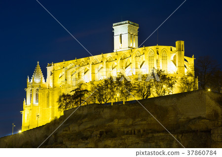 Basilica of Santa Maria de la Seu in Manresa 37860784