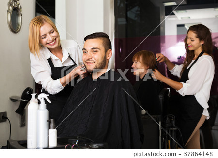 Barber makes the cut for man Barber makes the cut for man 37864148