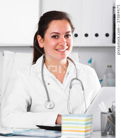 Doctor ready for clients 37864475