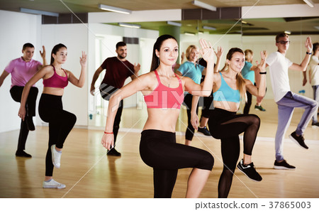 People training at dance class 37865003
