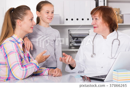 Doctor leading medical appointment Doctor leading medical appointment 37866265