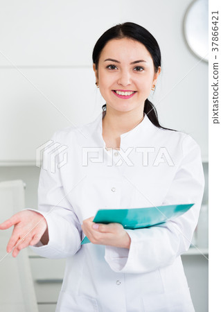 Nurse arranging appointment 37866421