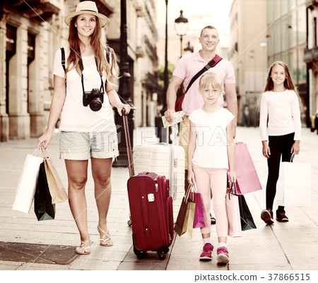 Big family of tourists strolling 37866515
