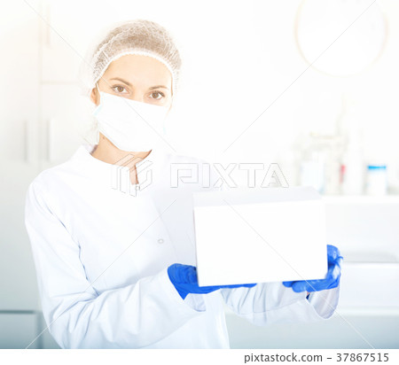 Female nurse at work 37867515