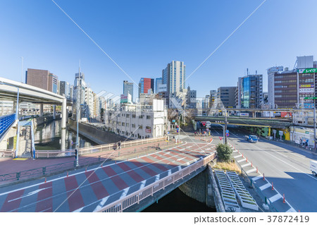 東京飯田橋站東口的風景 東京飯田橋站東口的風景 37872419