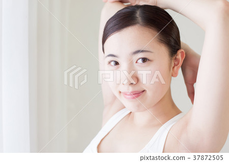 Beauty Female Skin Care 37872505