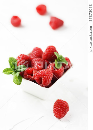 Sweet summer ice cream with raspberry Sweet summer ice cream with raspberry 37873058