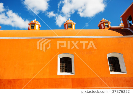 Colonial architecture in Guatemala 37876232