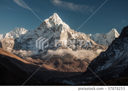 Nepalese landscape, Amadablam Nepalese landscape, Amadablam 37878253