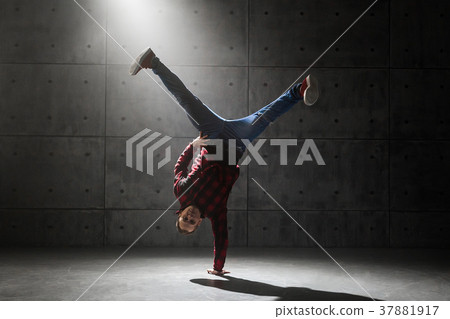 Dancer posing in studio 37881917