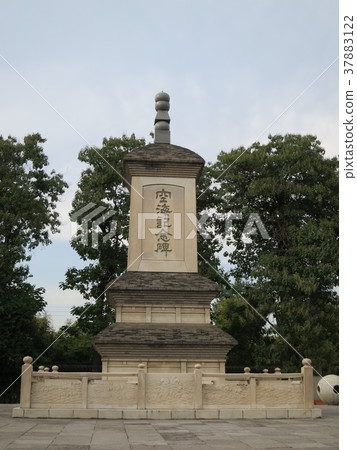 天空海紀念碑藍色龍寺廟中國西安 天空海紀念碑藍色龍寺廟中國西安 37883122