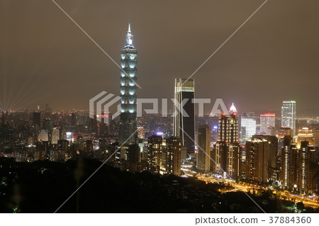 Taipei night view (from Xoshan) 37884360