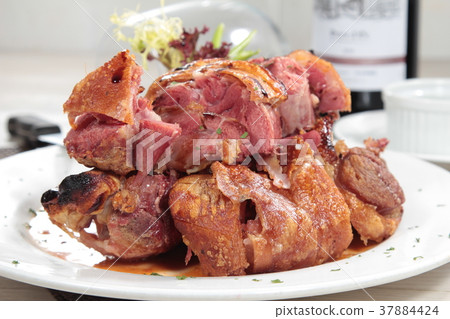 roasted pork roasted pork 37884424