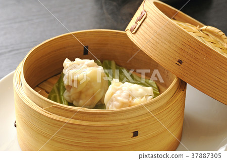 Chinese dim sum 37887305