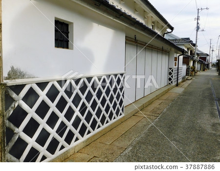 Akosu Wall House Wall 37887886