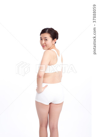 Studio portrait 37888059