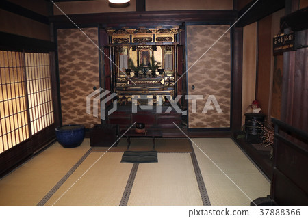 在合掌的佛和賓館之間 37888366