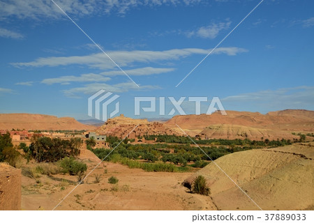 Panoramic view of Ait Ben Haddou in Morocco Panoramic view of Ait Ben Haddou in Morocco 37889033