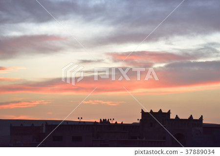 Morning sunrise from the roof of the hotel Morning sunrise from the roof of the hotel 37889034
