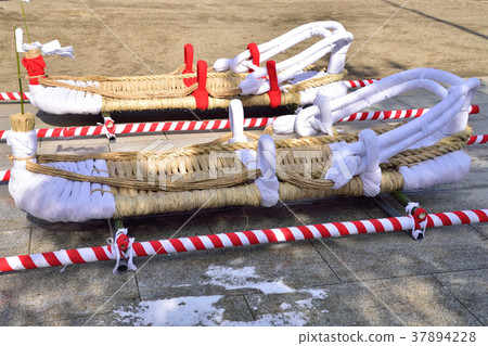 Great straw 37894228