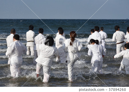 Karate Karate 37894268