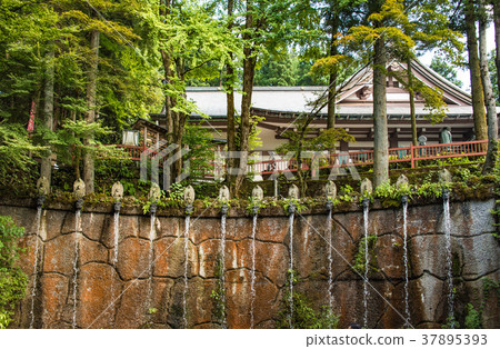 Oiwasan Nisshi-ji Temple waterfall 37895393