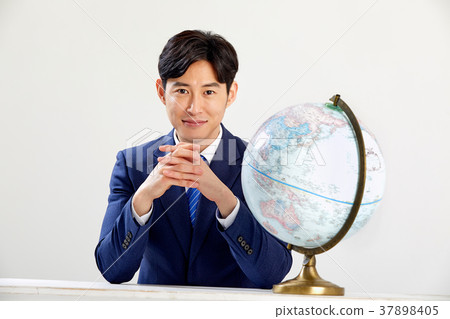 全球商人，全球，成功，全球商人，年輕的商人 37898405
