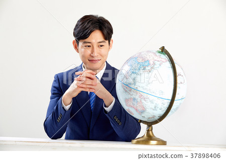 全球商人,全球,成功,全球商人,年輕的商人 全球商人,全球,成功,全球商人,年輕的商人 37898406