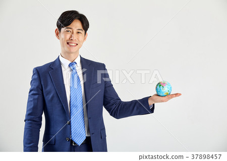 全球商人，全球，成功，全球商人，年輕的商人 37898457