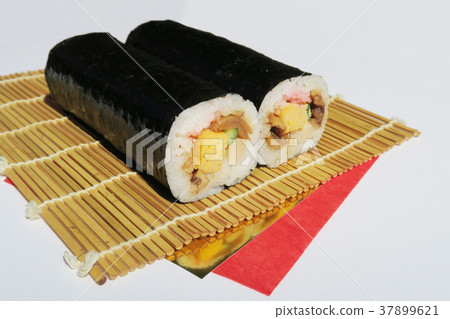 Ege捲和捲和washi紙白色背景 37899621