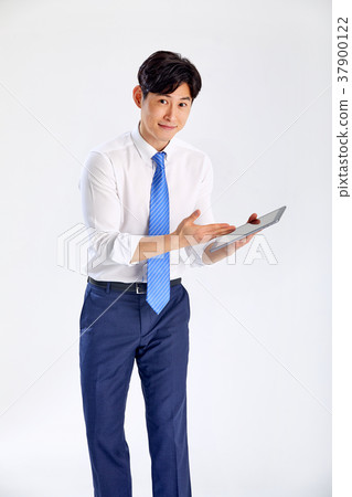 Business man consulting with iPad, product introduction, insurance 37900122