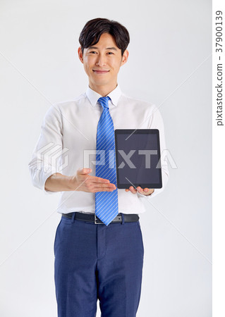 Business man consulting with iPad, product introduction, insurance 37900139