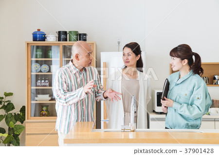 尋找住房的房地產夫婦夫婦 37901428