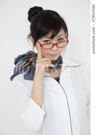 女性肖像 37902486